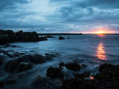 Irland Connemara Cleggan, Langzeitbelichtung mit Sonnenuntergang