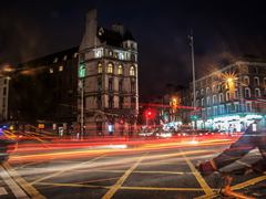 Straen Langzeitbelichtung in Dublin, Irland 